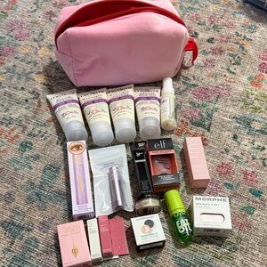 Makeup and hair care set